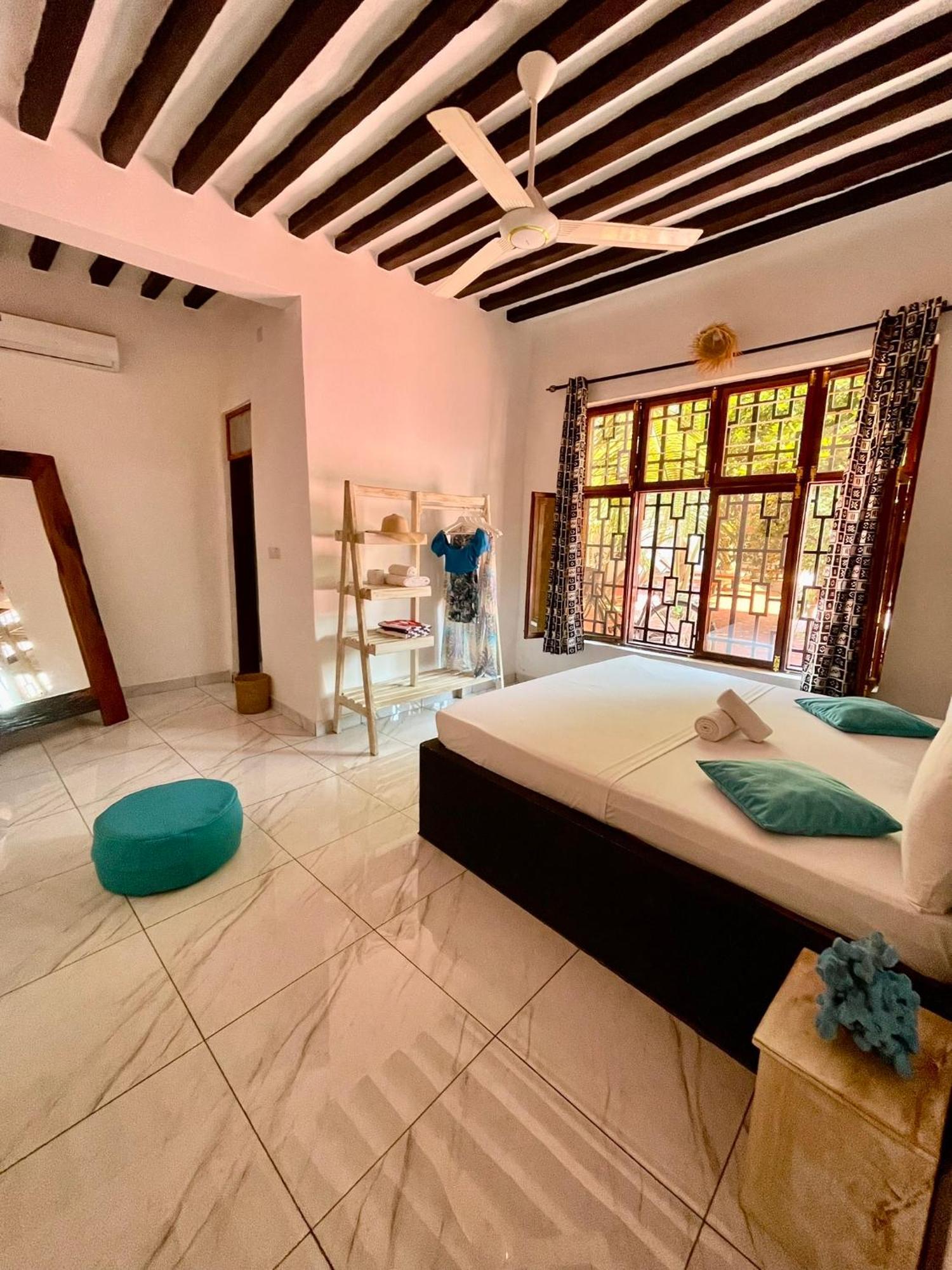 Villa Euphoria - Adults Only ปาเยอ ภายนอก รูปภาพ